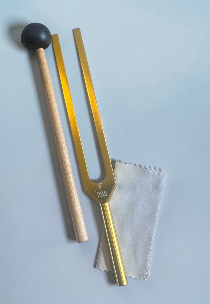 Stemmegaffel 285Hz Gold